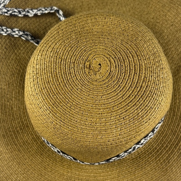 Elegant Brown Wide-Brim Hat with Black and White Trim - Picture 7 of 8